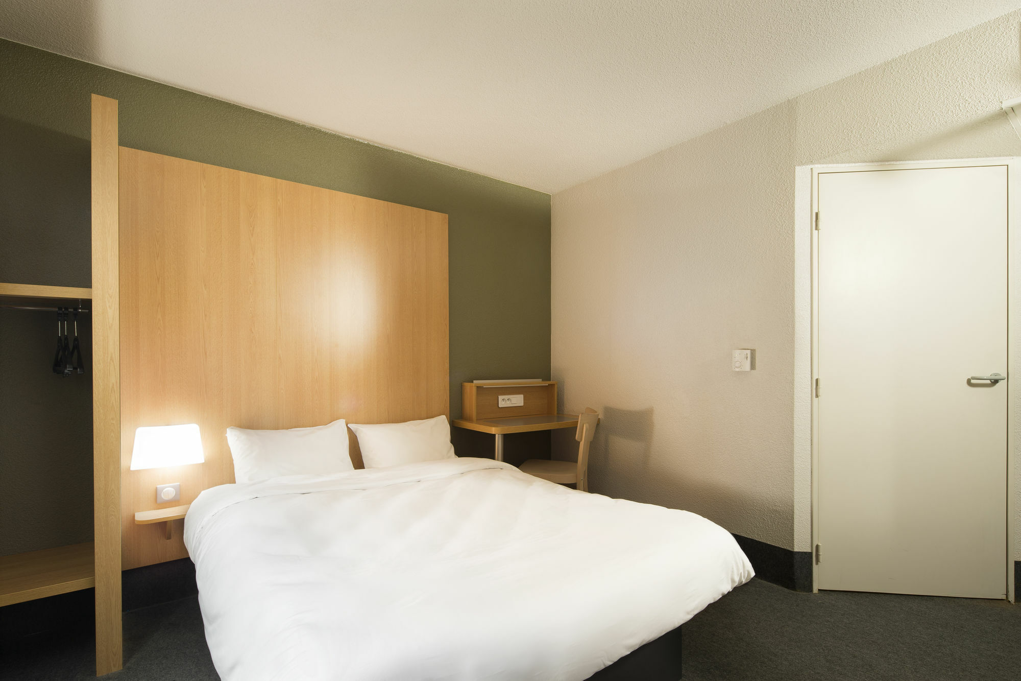 B&B Hotel Rennes Ouest Villejean エクステリア 写真